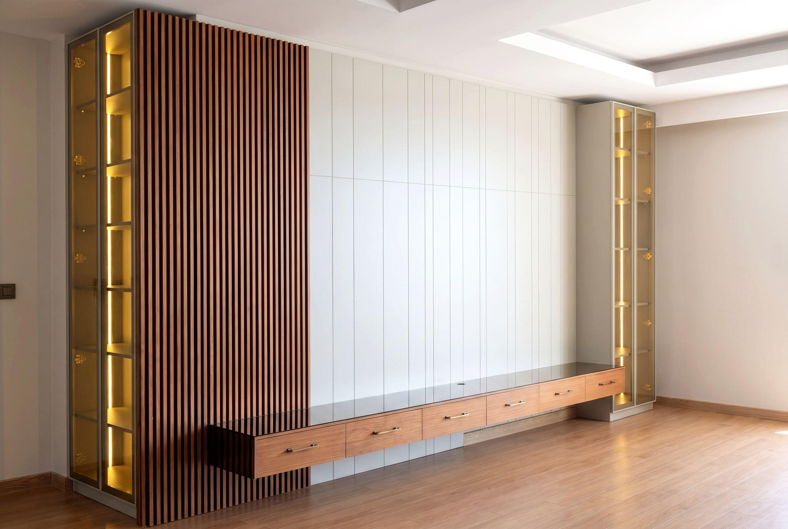 Slat to panel